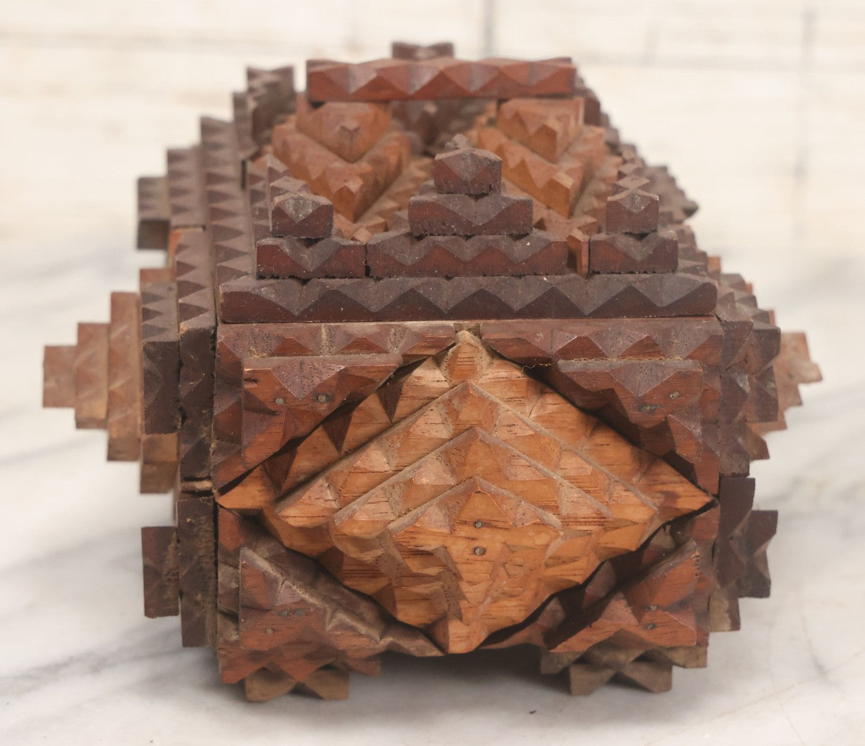 Lot 005 - Vintage Hand Carved Folk Art Tramp Art Wooden Storage Box With Lid And Feet