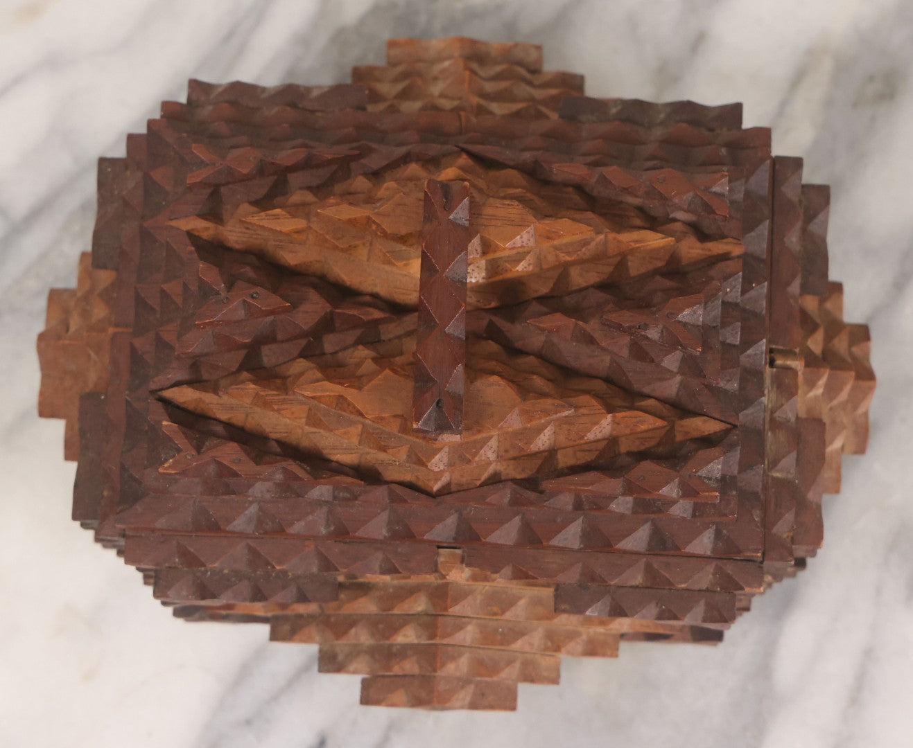 Lot 005 - Vintage Hand Carved Folk Art Tramp Art Wooden Storage Box With Lid And Feet