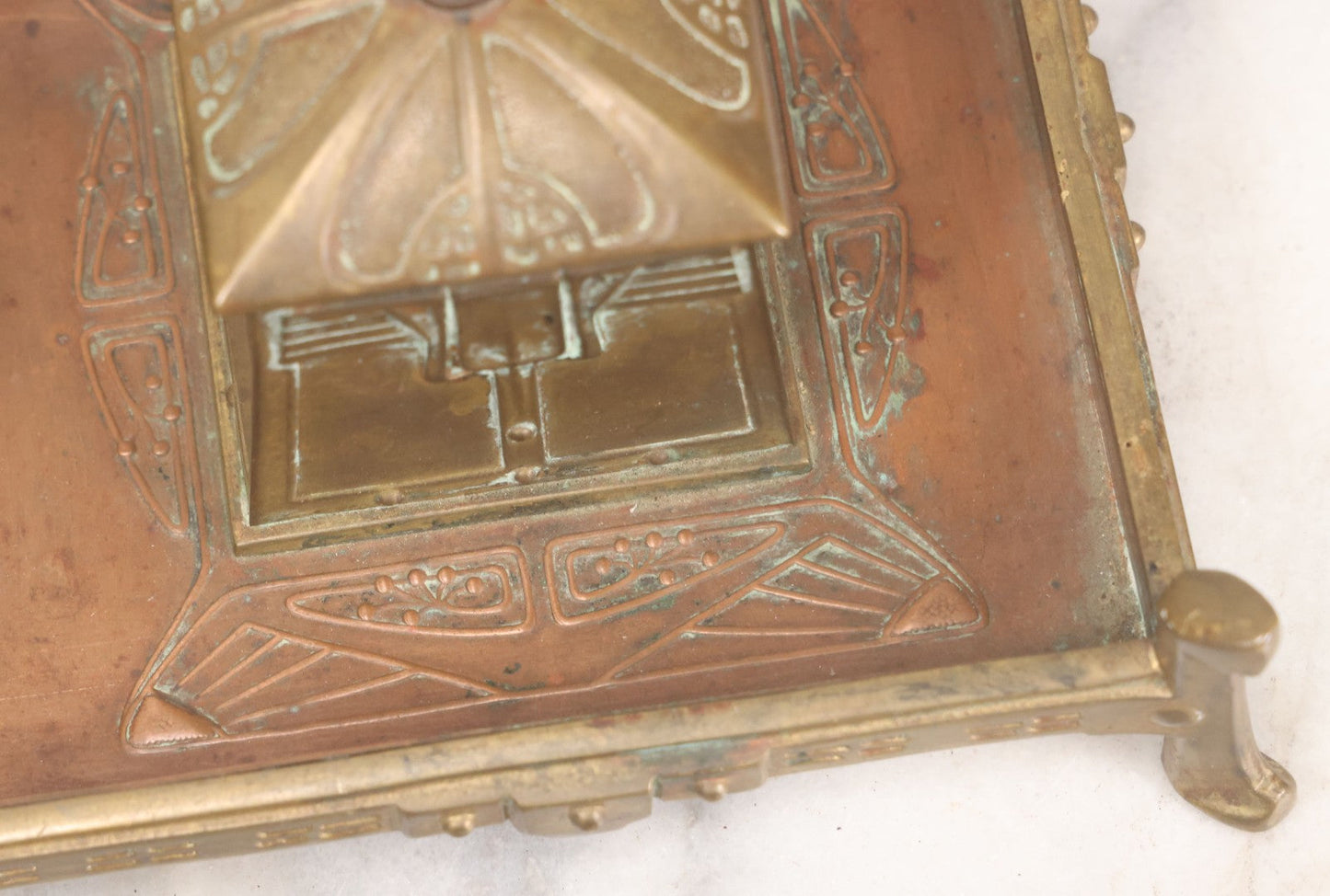 Lot 016 - Antique Arts And Crafts Art Deco Brass And Copper Double Inkwell With Hinged Lids, One Glass Insert, And Natural Patina 