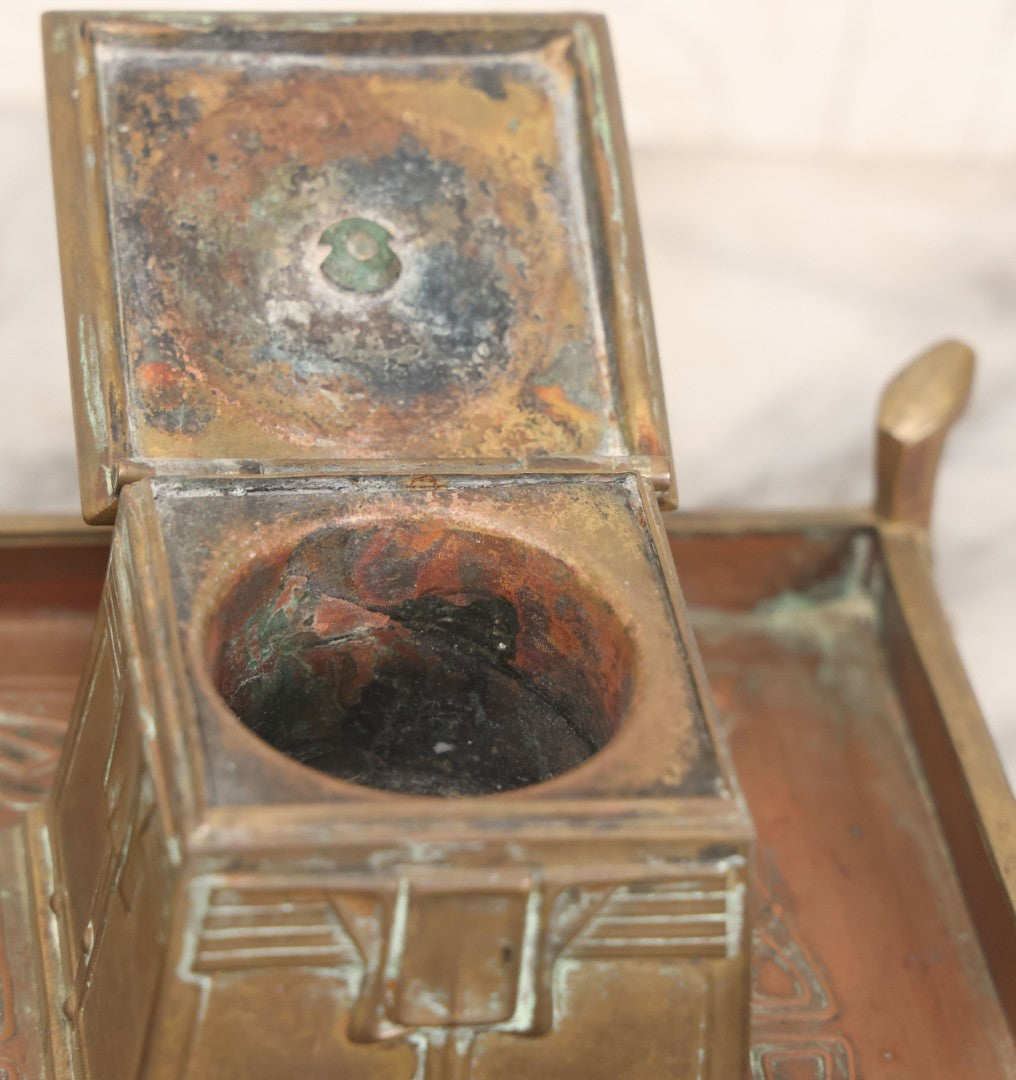 Lot 016 - Antique Arts And Crafts Art Deco Brass And Copper Double Inkwell With Hinged Lids, One Glass Insert, And Natural Patina 