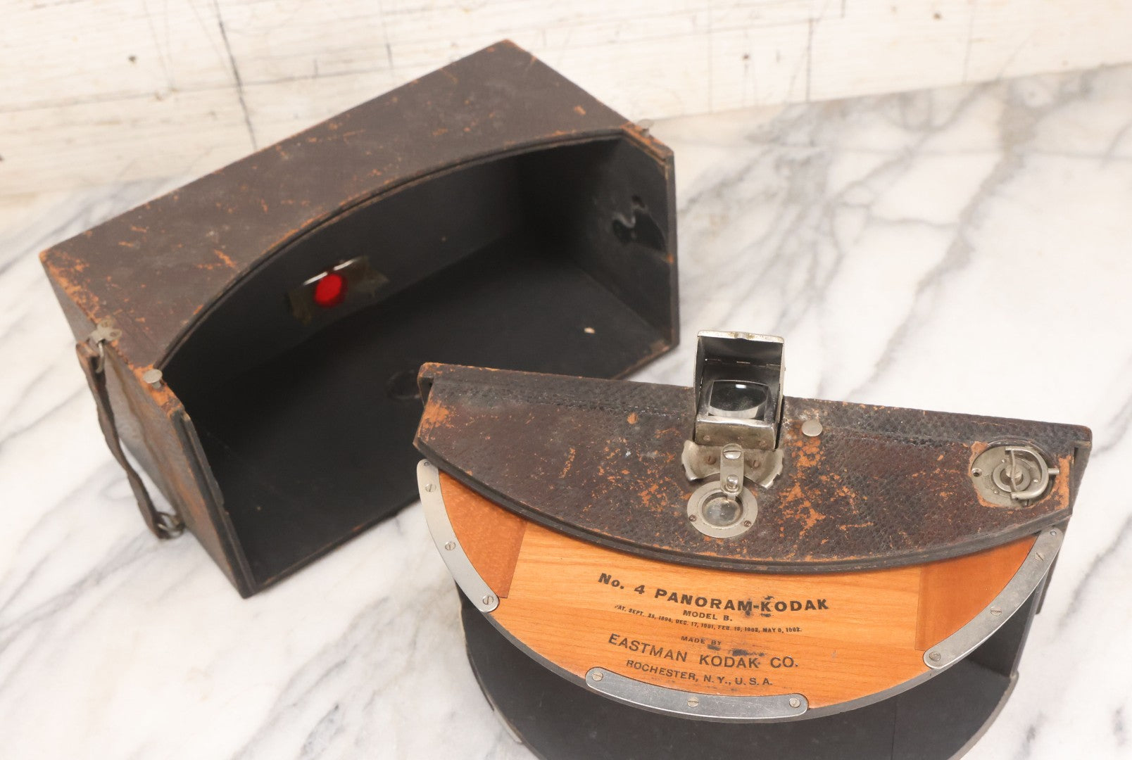 Lot 043 - Antique No. 4 Panoram-Kodak Model B Panoramic Film Camera, Manufactured By Eastman Kodak Co., Rochester, New York, Note Tear In Soft Leather Bellows, For Display Or Restoration, Circa 1902