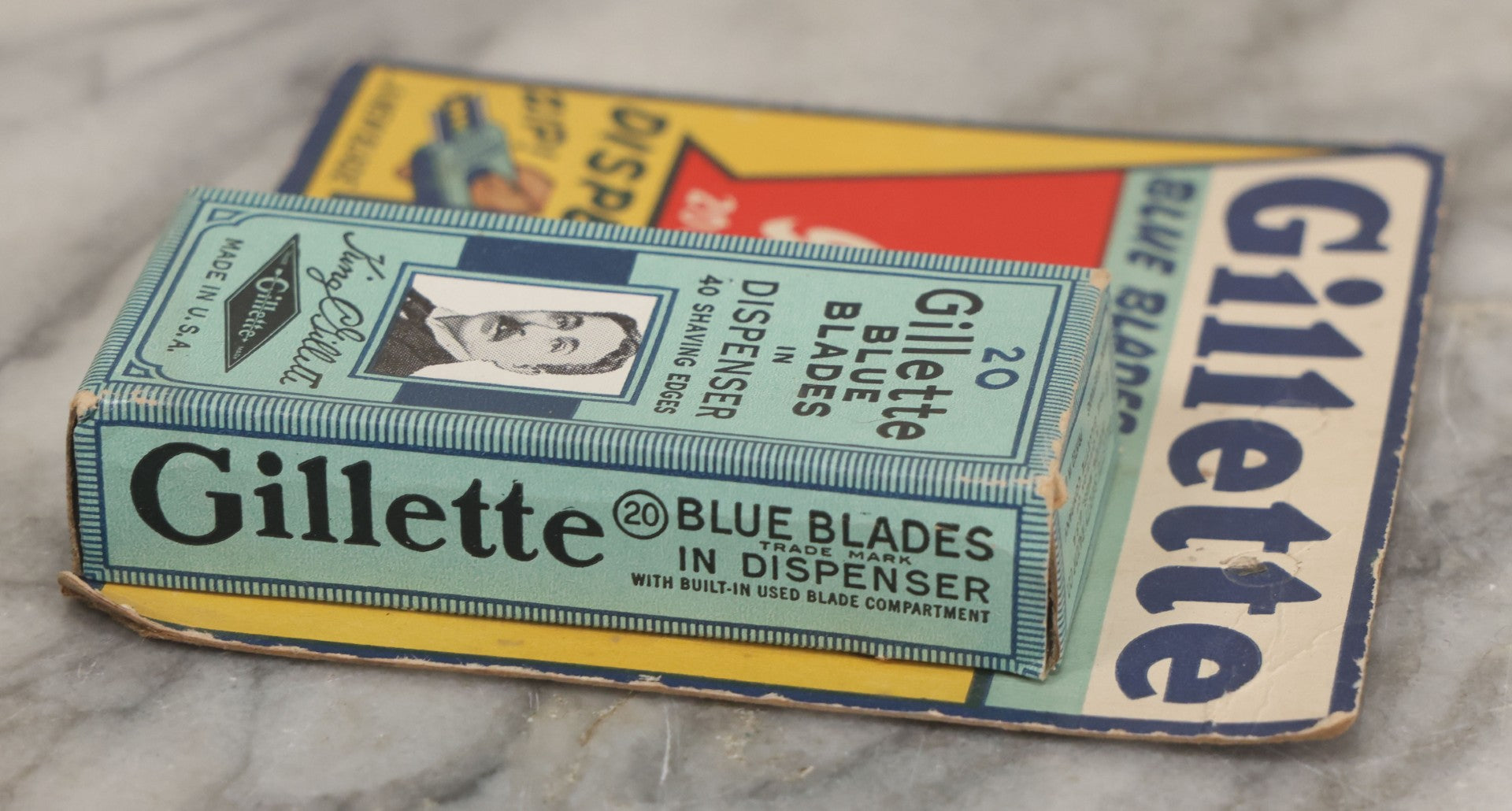 Lot 021 - Vintage Box Of Twenty Gillette Blue Blades Shaving Edges In Dispenser Sealed In Original Box With Advertising Card, Manufactured By Gillette Safety Razor Co., A Division Of The Gillette Company, Boston, Massachusetts