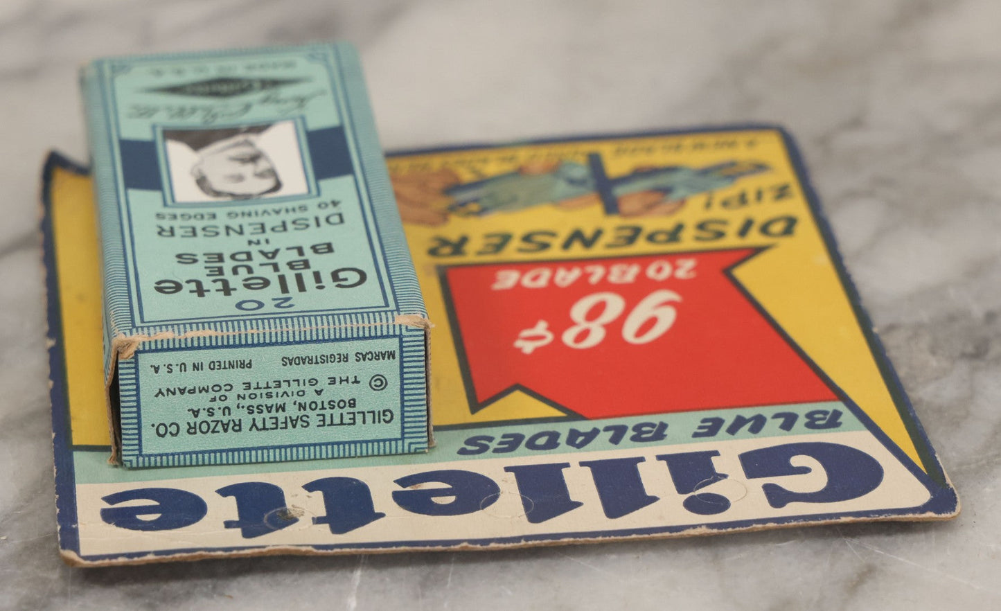 Lot 021 - Vintage Box Of Twenty Gillette Blue Blades Shaving Edges In Dispenser Sealed In Original Box With Advertising Card, Manufactured By Gillette Safety Razor Co., A Division Of The Gillette Company, Boston, Massachusetts