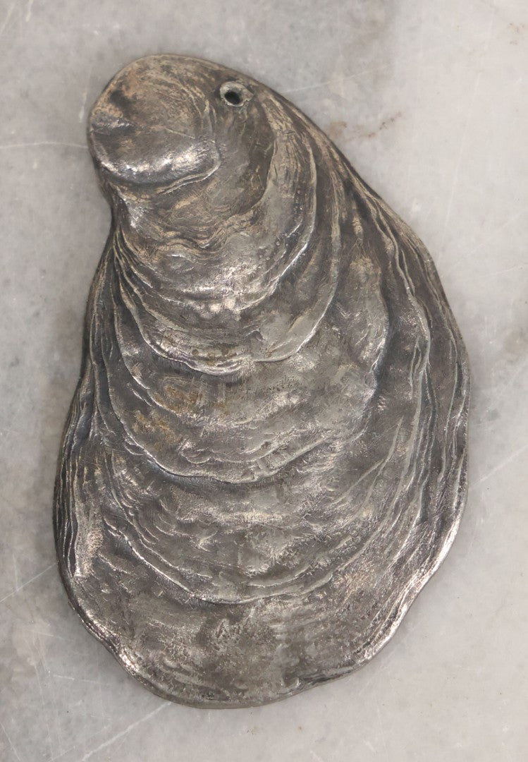 Lot 031 - Vintage Odd Fellows I.O.O.F. Sovereign Grand Lodge 1819 Commemorative Oyster-Shaped Badge With Monument, September 21-26, 1903