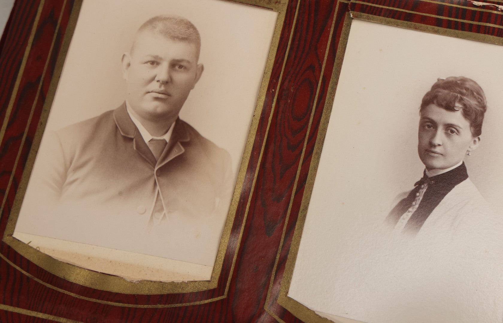 Lot 071 - Antique Victorian Family Photo Album With Replaced Red Velvet Cover With Family Portrait Cameo Containing 41 Cabinet Card Photographs Of Men Women And Children