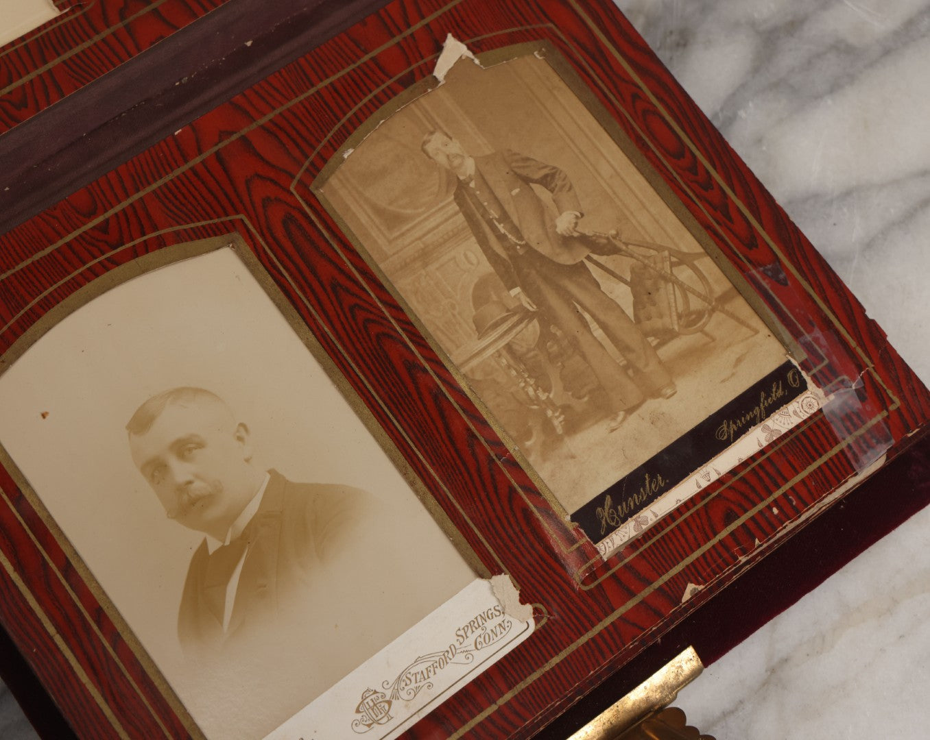 Lot 071 - Antique Victorian Family Photo Album With Replaced Red Velvet Cover With Family Portrait Cameo Containing 41 Cabinet Card Photographs Of Men Women And Children