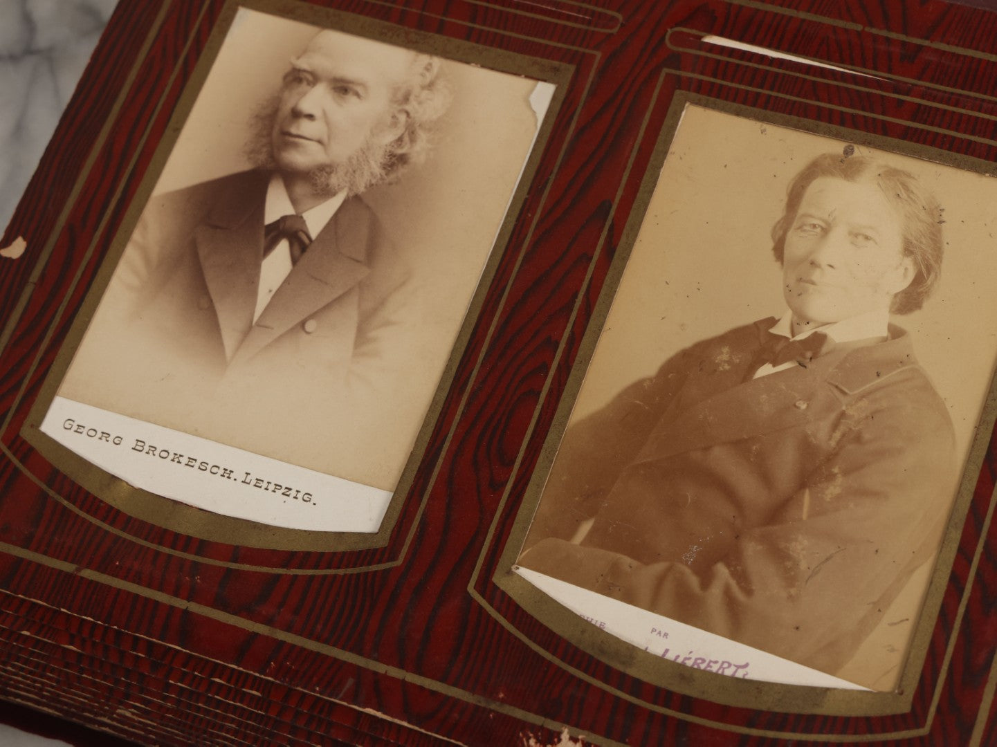 Lot 071 - Antique Victorian Family Photo Album With Replaced Red Velvet Cover With Family Portrait Cameo Containing 41 Cabinet Card Photographs Of Men Women And Children