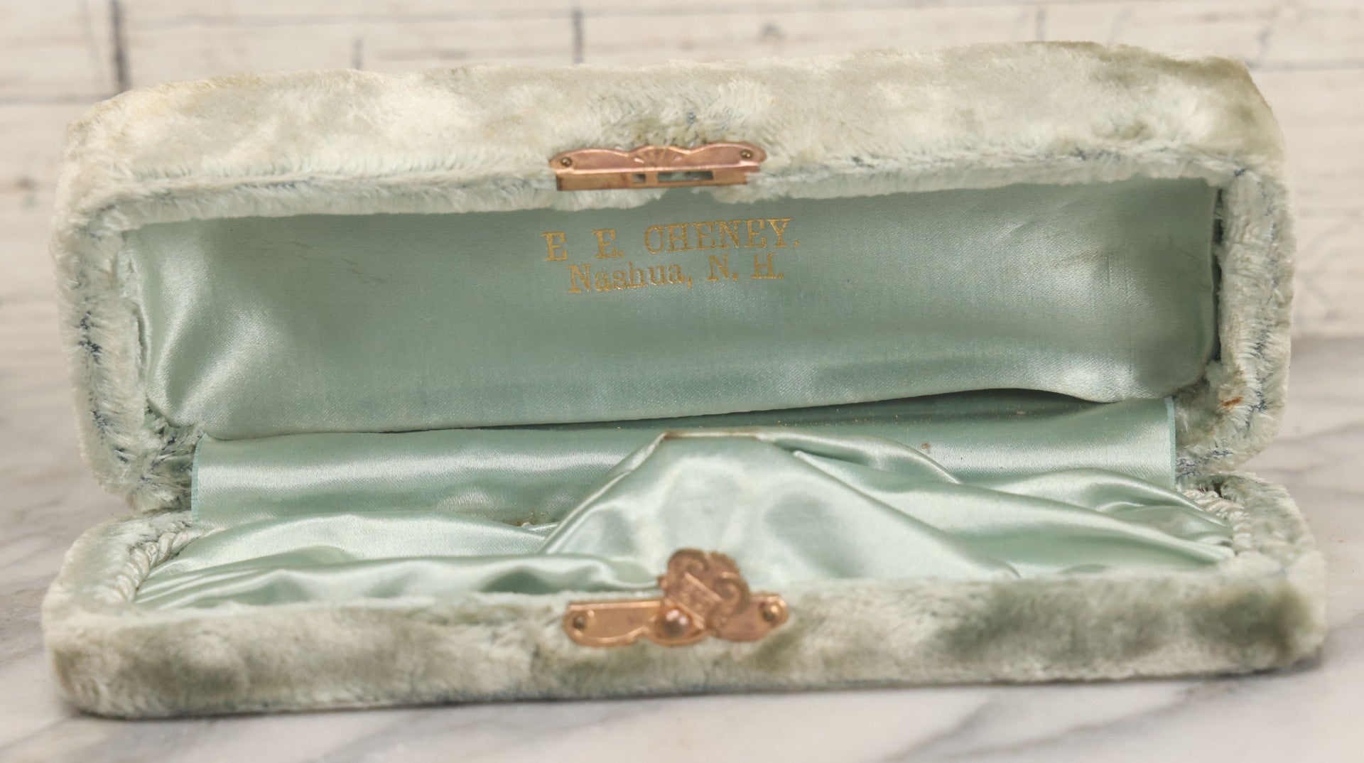 Lot 032 - Antique Sterling Silver Presentation Spoon In Original Case With Scalloped Design, Marked C.W. Wilcox, Sterling, With "G. & T." Monogram, Green Velvet Box From E.E. Cheney, Nashua, New Hampshire