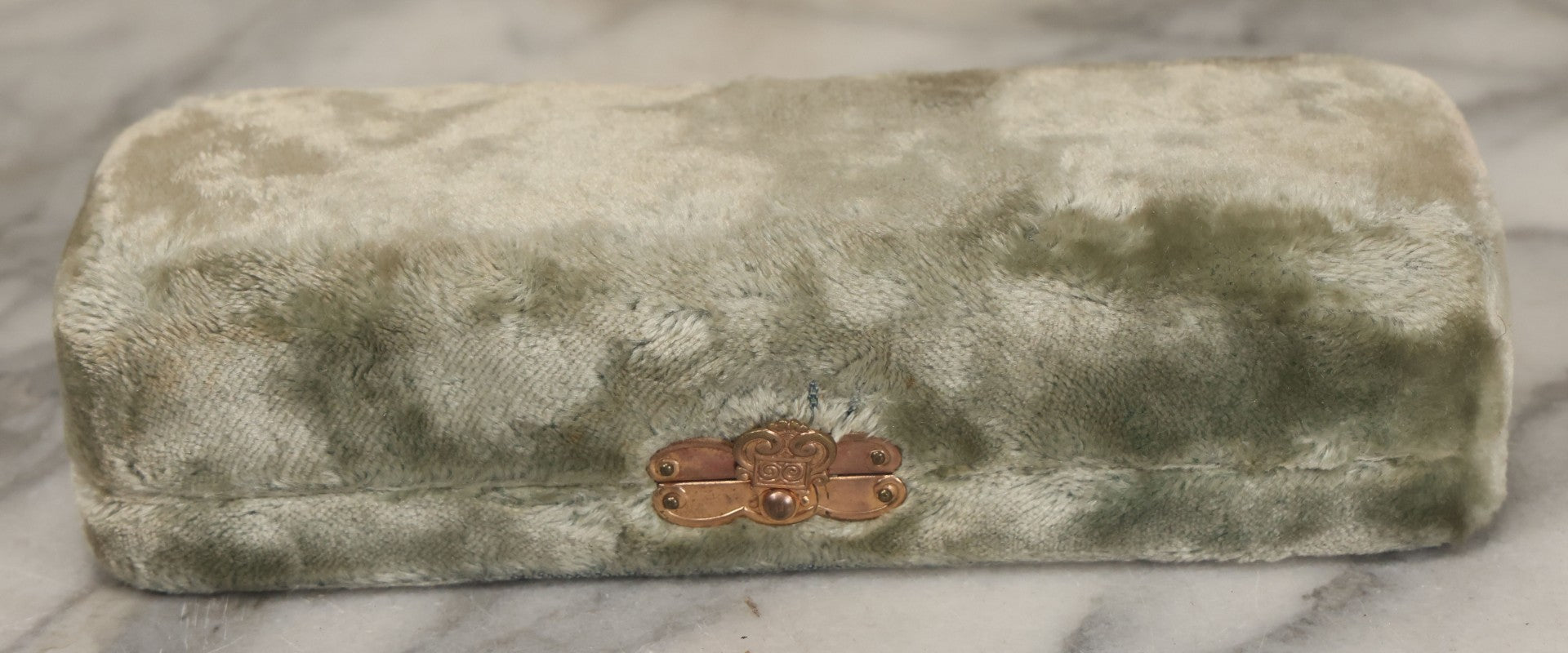 Lot 032 - Antique Sterling Silver Presentation Spoon In Original Case With Scalloped Design, Marked C.W. Wilcox, Sterling, With "G. & T." Monogram, Green Velvet Box From E.E. Cheney, Nashua, New Hampshire