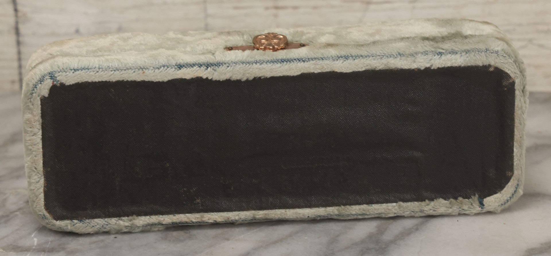 Lot 032 - Antique Sterling Silver Presentation Spoon In Original Case With Scalloped Design, Marked C.W. Wilcox, Sterling, With "G. & T." Monogram, Green Velvet Box From E.E. Cheney, Nashua, New Hampshire