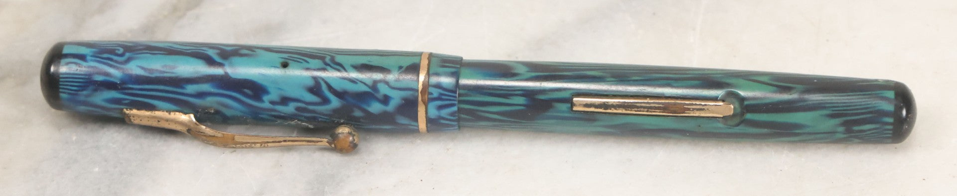 Lot 038 - Antique Carter's Fountain Pen With Blue / Green Marbling Color, Original Cap, The Carter's Ink Co., Boston, New York, & Chicago, 5" Length