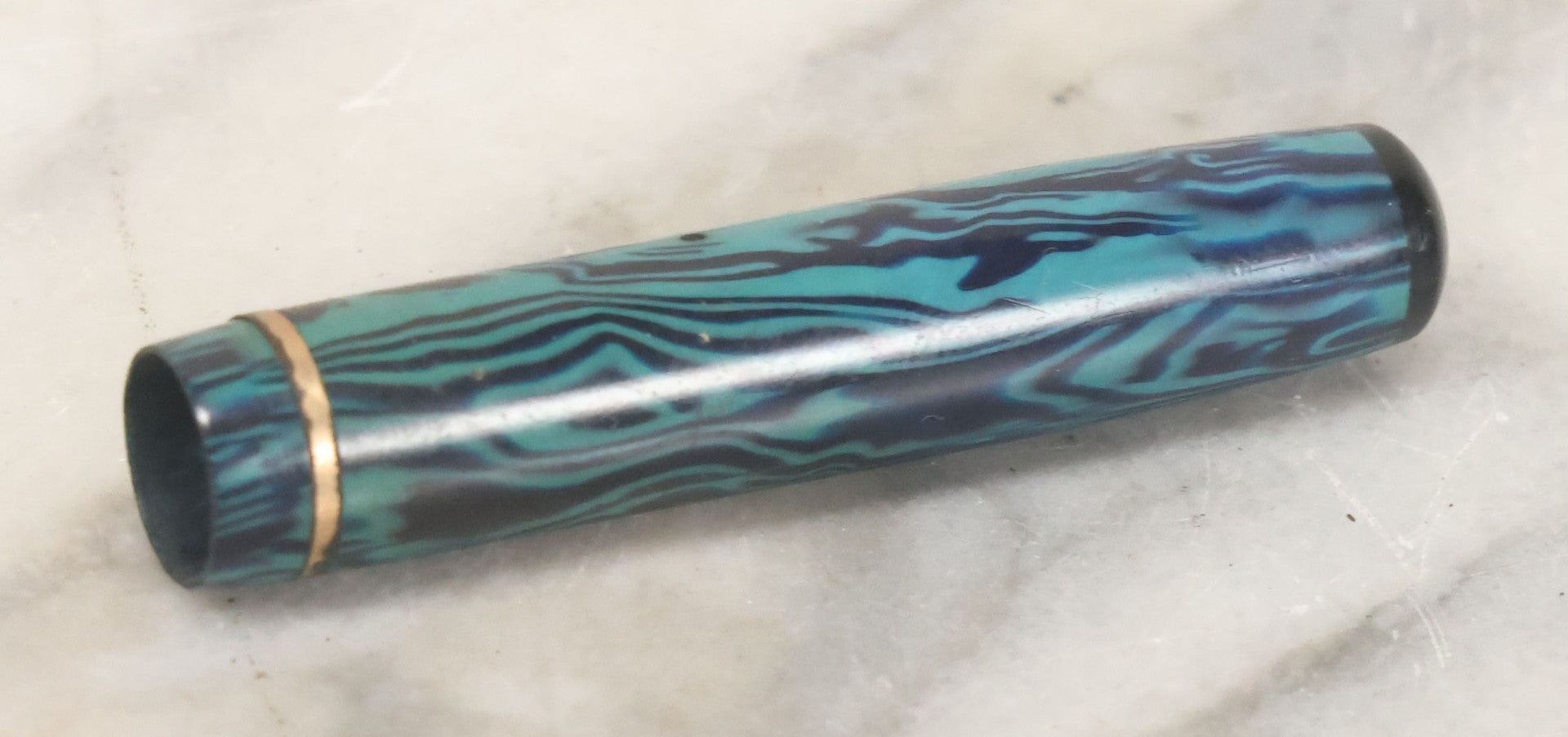 Lot 038 - Antique Carter's Fountain Pen With Blue / Green Marbling Color, Original Cap, The Carter's Ink Co., Boston, New York, & Chicago, 5" Length