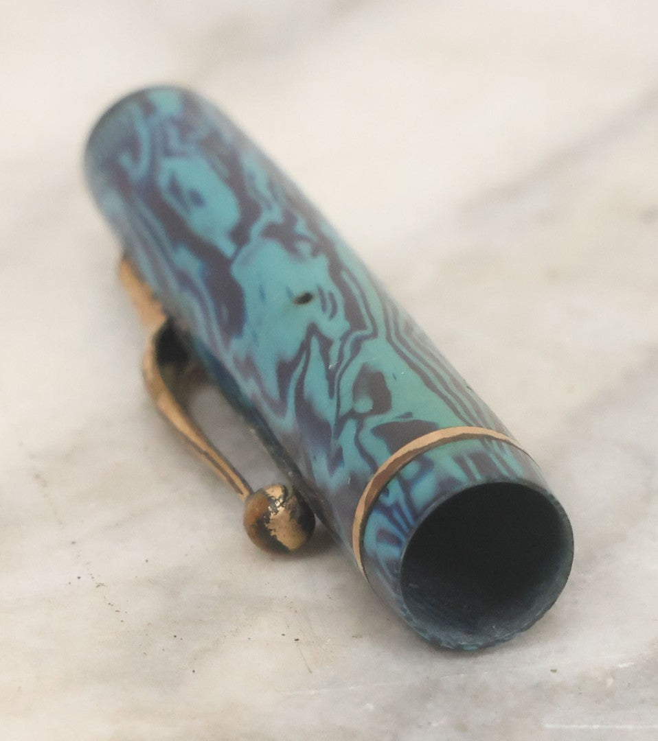 Lot 038 - Antique Carter's Fountain Pen With Blue / Green Marbling Color, Original Cap, The Carter's Ink Co., Boston, New York, & Chicago, 5" Length