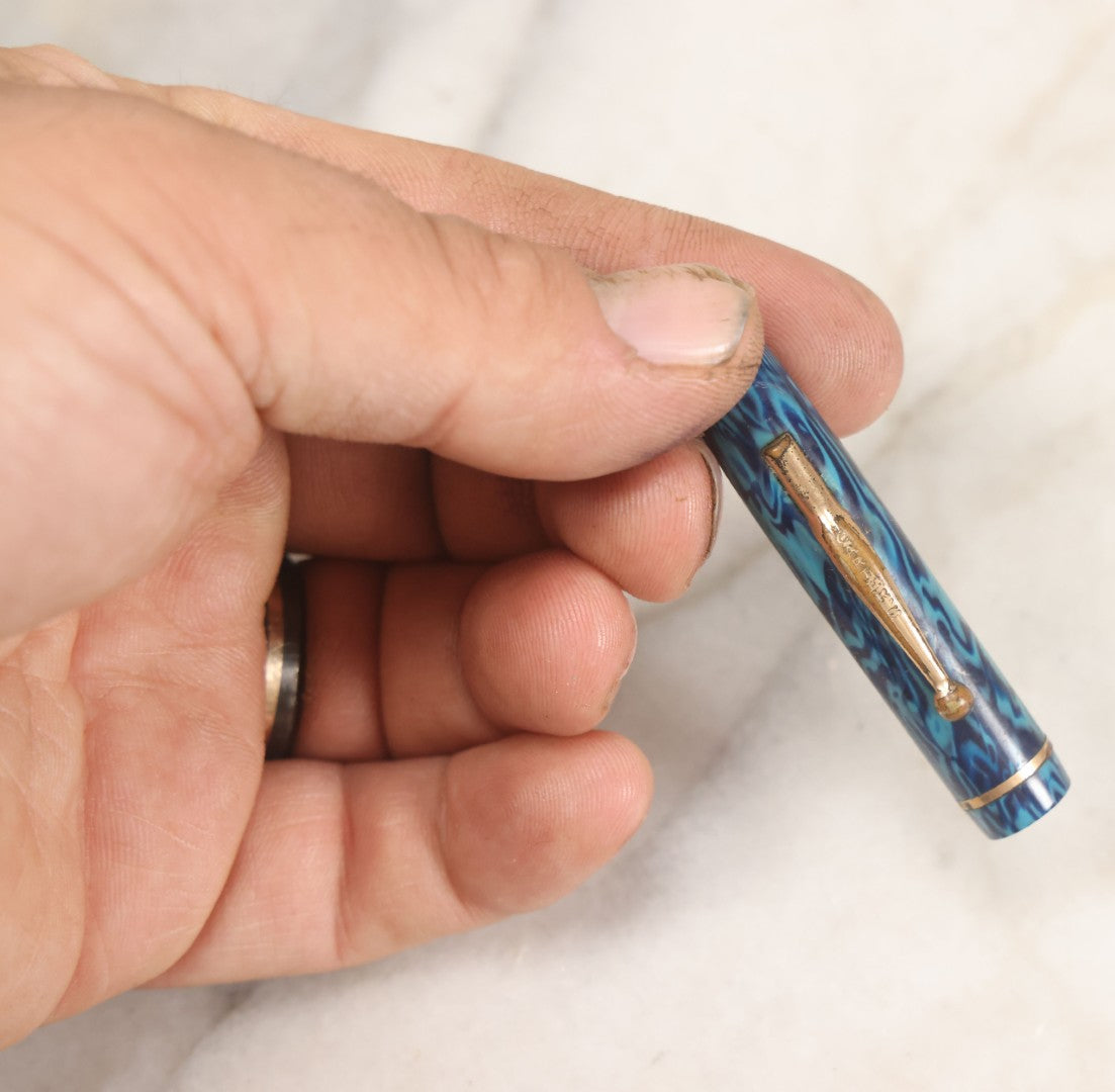 Lot 038 - Antique Carter's Fountain Pen With Blue / Green Marbling Color, Original Cap, The Carter's Ink Co., Boston, New York, & Chicago, 5" Length