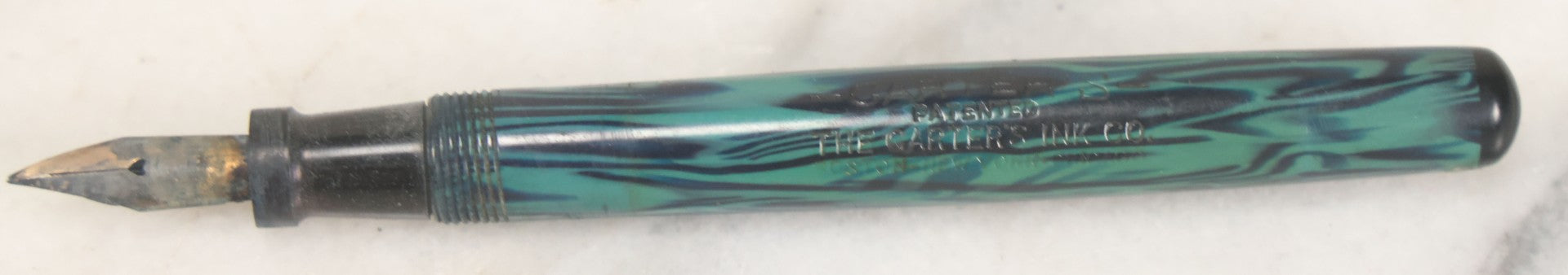 Lot 038 - Antique Carter's Fountain Pen With Blue / Green Marbling Color, Original Cap, The Carter's Ink Co., Boston, New York, & Chicago, 5" Length