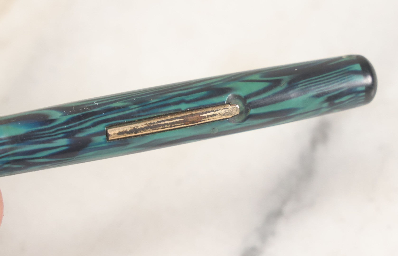 Lot 038 - Antique Carter's Fountain Pen With Blue / Green Marbling Color, Original Cap, The Carter's Ink Co., Boston, New York, & Chicago, 5" Length