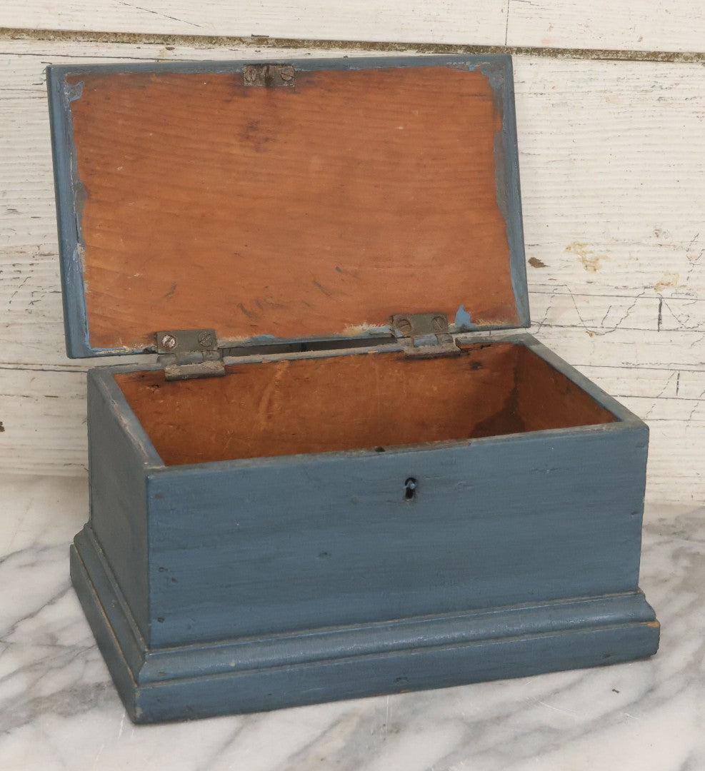 Lot 066 - Antique Small Size Primitive Wooden Storage Box In Old Blue Paint With Hinged Lid, Original Surface