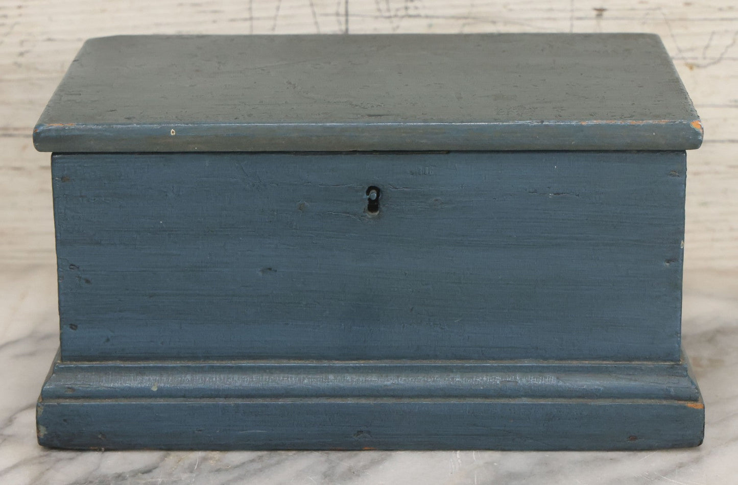 Lot 066 - Antique Small Size Primitive Wooden Storage Box In Old Blue Paint With Hinged Lid, Original Surface