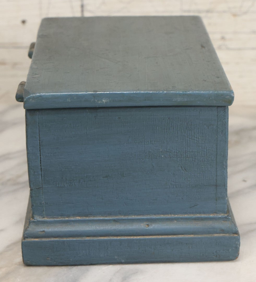 Lot 066 - Antique Small Size Primitive Wooden Storage Box In Old Blue Paint With Hinged Lid, Original Surface