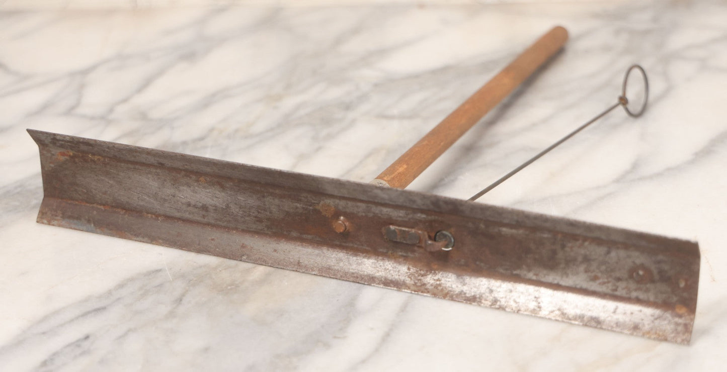 Lot 026 - Antique Early Photography Camera Flash Pan Patented June 18, 1901, Used With Flammable Powder To Light Photographs