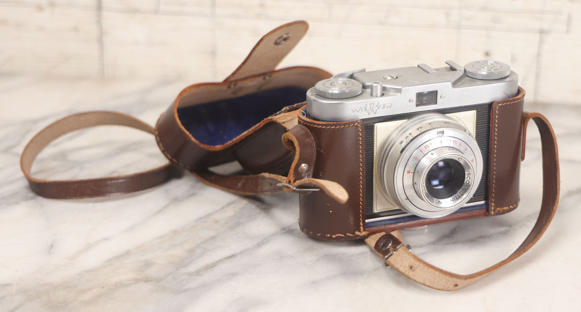 Lot 028 - Vintage Wirgin Edixa 35mm Film Photography Camera With F/2.8 43mm Fixed Lens And Original Leather Carrying Case, Made In Germany