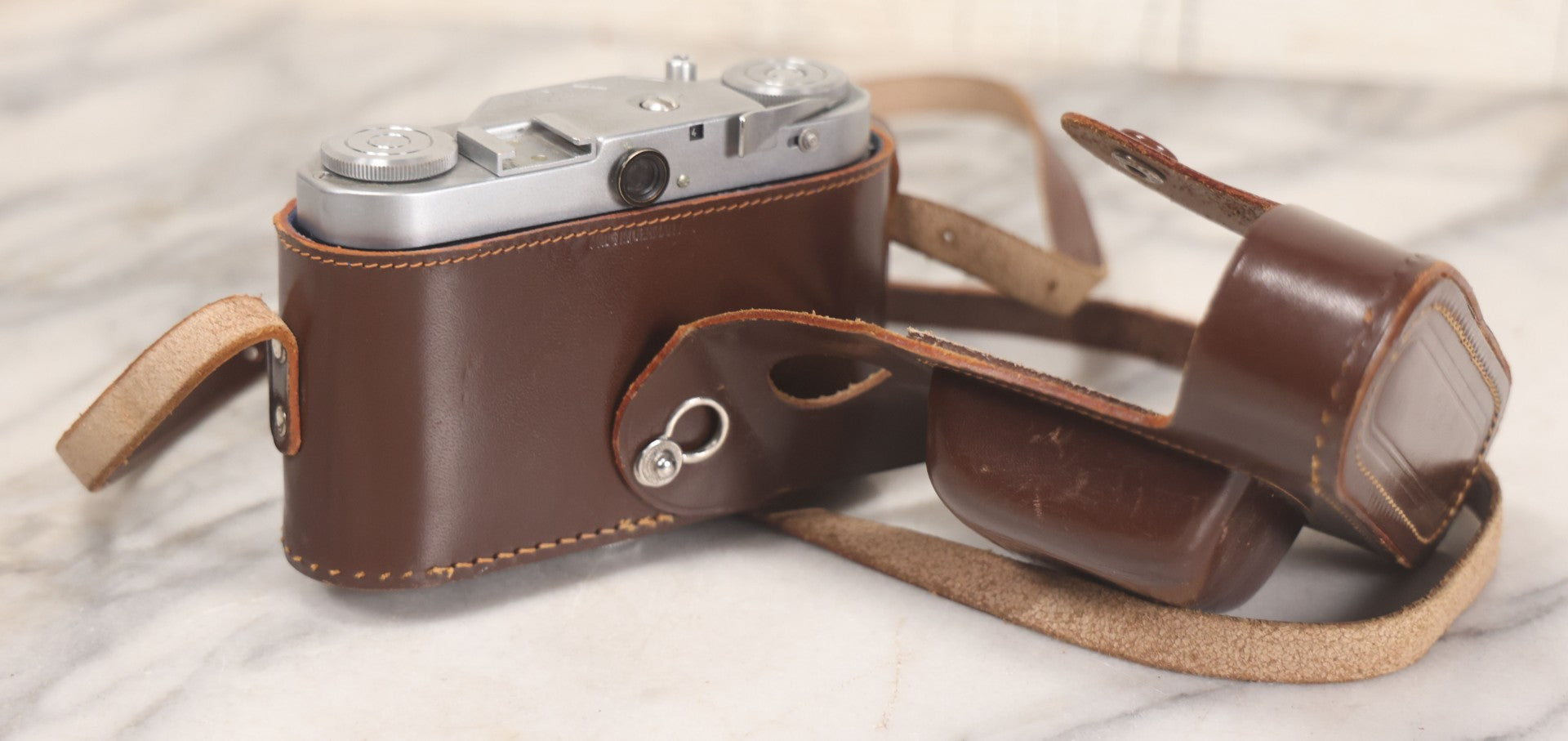 Lot 028 - Vintage Wirgin Edixa 35mm Film Photography Camera With F/2.8 43mm Fixed Lens And Original Leather Carrying Case, Made In Germany