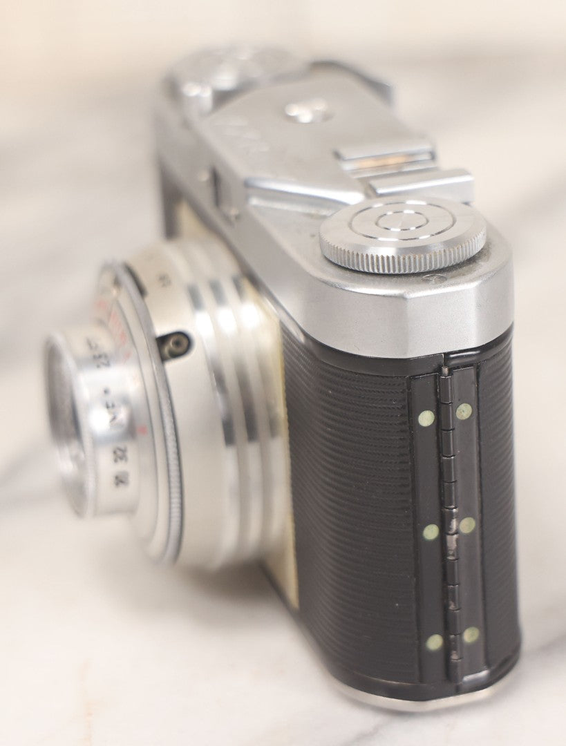 Lot 028 - Vintage Wirgin Edixa 35mm Film Photography Camera With F/2.8 43mm Fixed Lens And Original Leather Carrying Case, Made In Germany