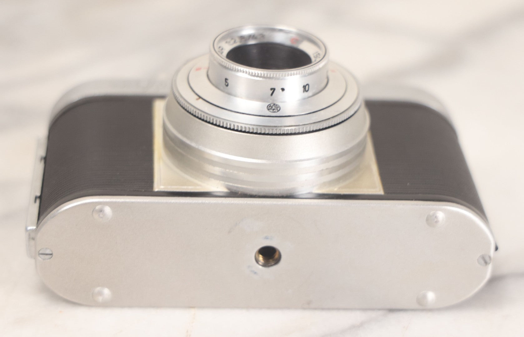 Lot 028 - Vintage Wirgin Edixa 35mm Film Photography Camera With F/2.8 43mm Fixed Lens And Original Leather Carrying Case, Made In Germany