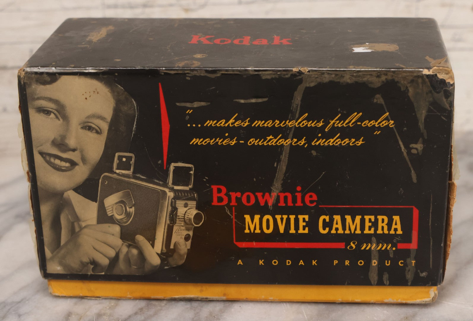 Lot 032 - Vintage Kodak Brownie 8mm Movie Film Camera With Original Box And Paperwork