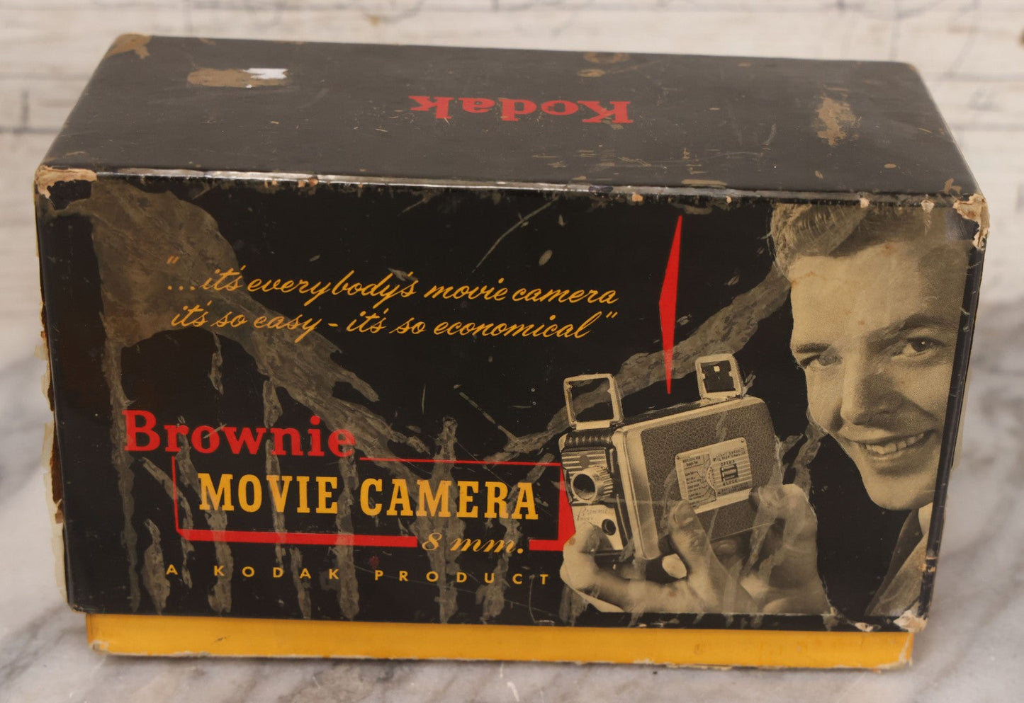 Lot 032 - Vintage Kodak Brownie 8mm Movie Film Camera With Original Box And Paperwork