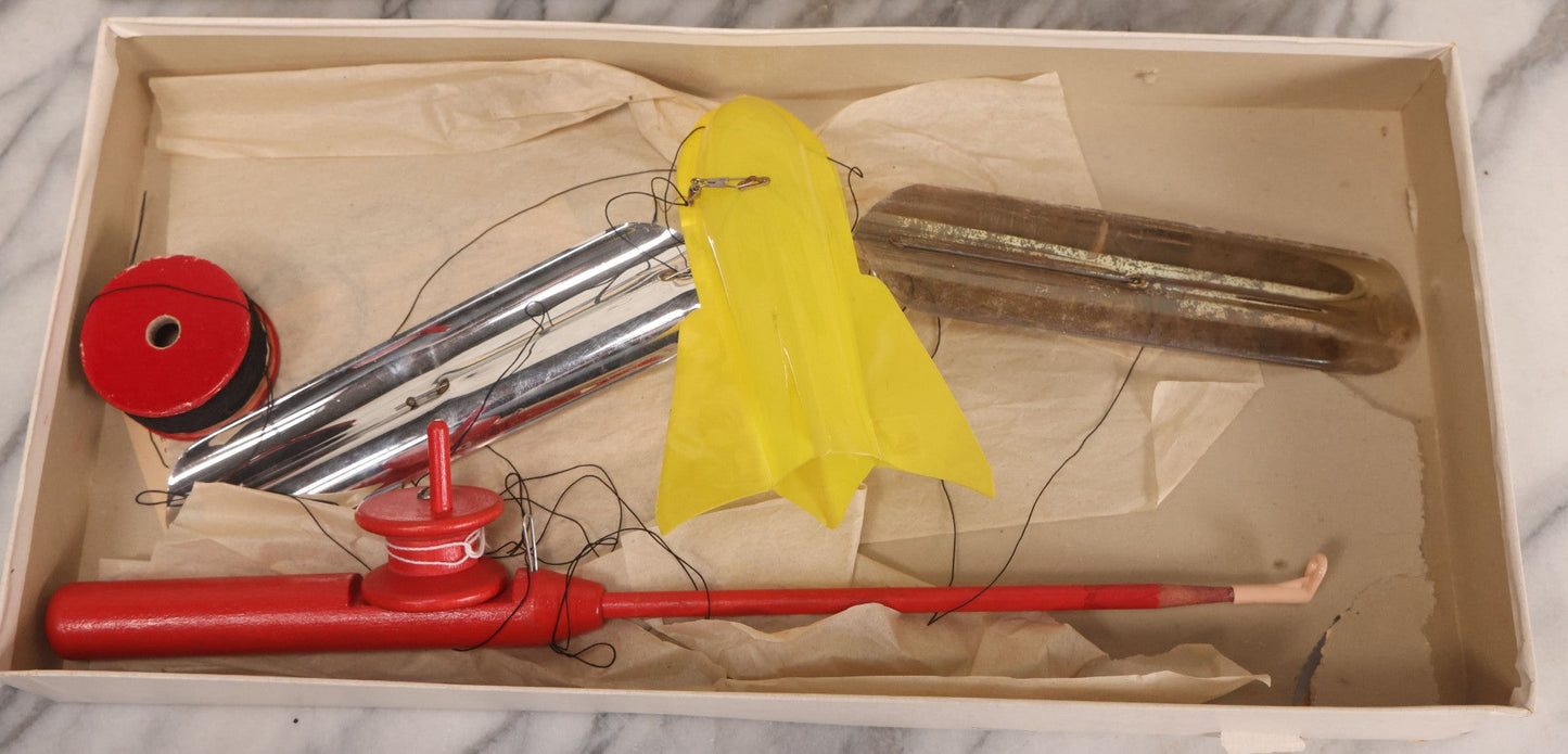 Lot 042 - Vintage Marxman Skyro Spaceship Flying Model Toy In Original Box, A Skycraft Product, New York, Us Patent No. 2593979