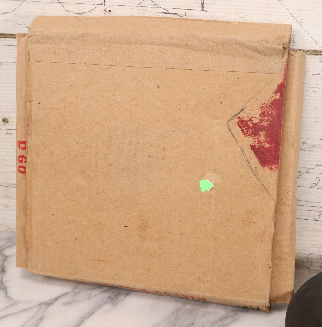 Lot 043 - Vintage Official Gill Discus No. D66 High School Rubber, Sports Equipment, In Original Box