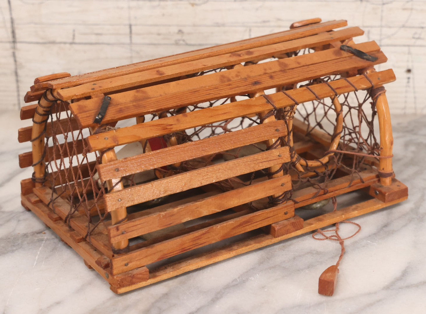 Lot 044 - Vintage Handmade Miniature Salesman Sample Lobster Trap
