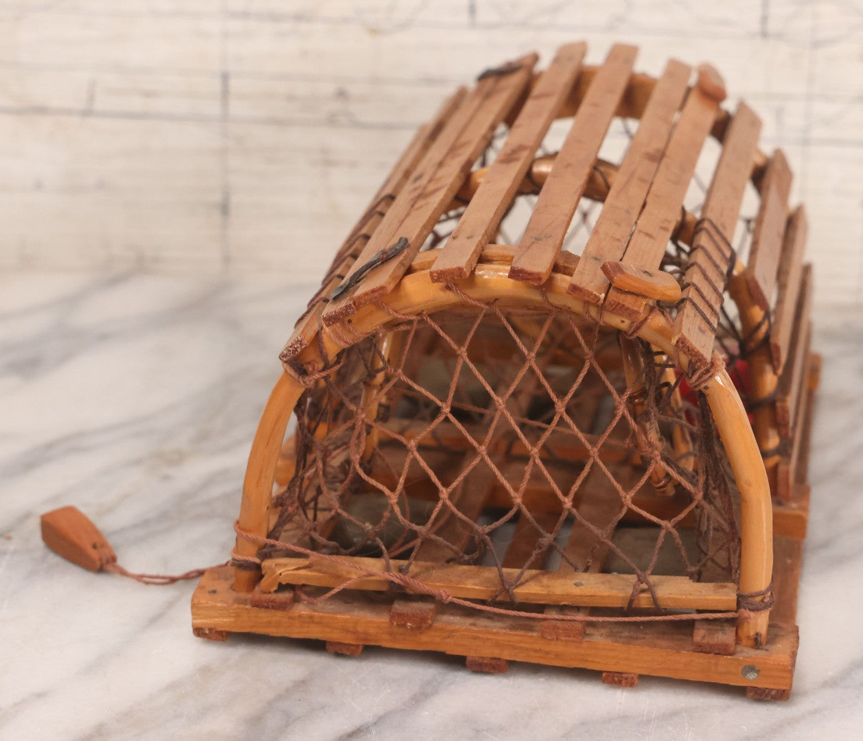 Lot 044 - Vintage Handmade Miniature Salesman Sample Lobster Trap