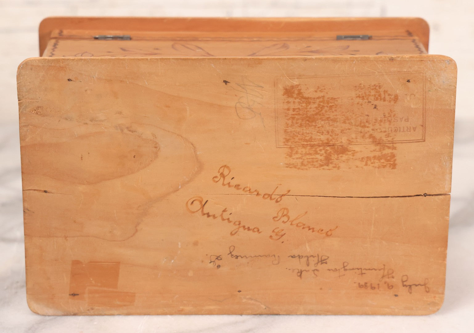 Lot 051 - Vintage Wood Burned Pyrography Keepsake Box With Image Of "Ruinas Recolección" Church Ruins In Antigua Guatemala, Dated July 9, 1939, With Signature And Manufacturers Stamp
