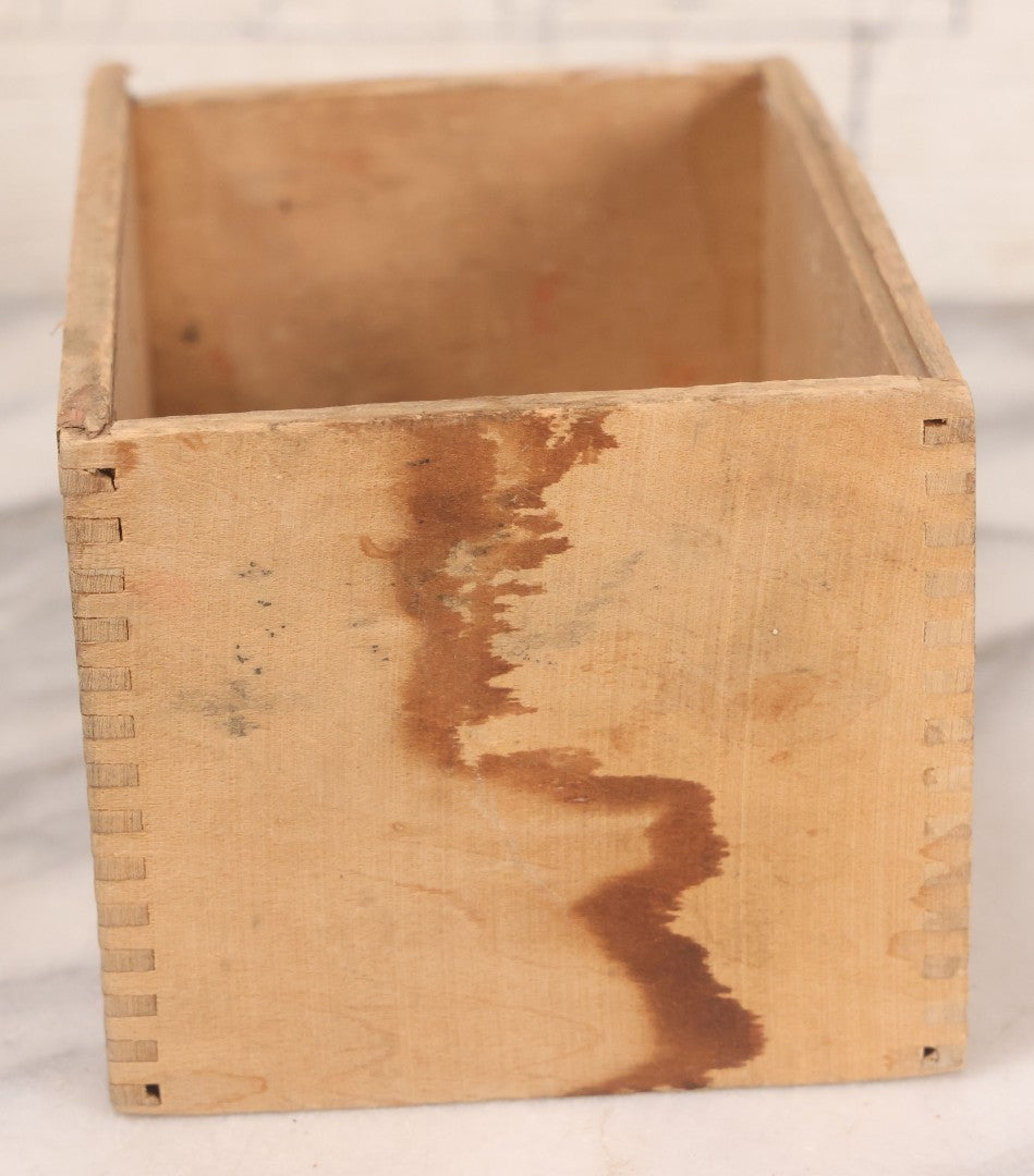 Lot 053 - Vintage "Old Faithful Hygieia" Dustless Chalk Finger Jointed Wooden Box, The American Crayon Company, Sandusky Ohio & New York