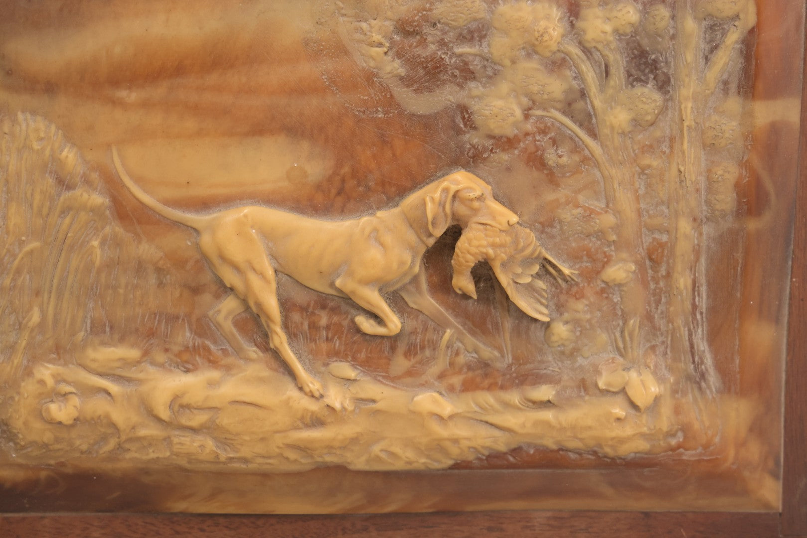 Lot 055 - Vintage Wooden Jewelry Box With High Relief Molded Hunting Dog Scene
