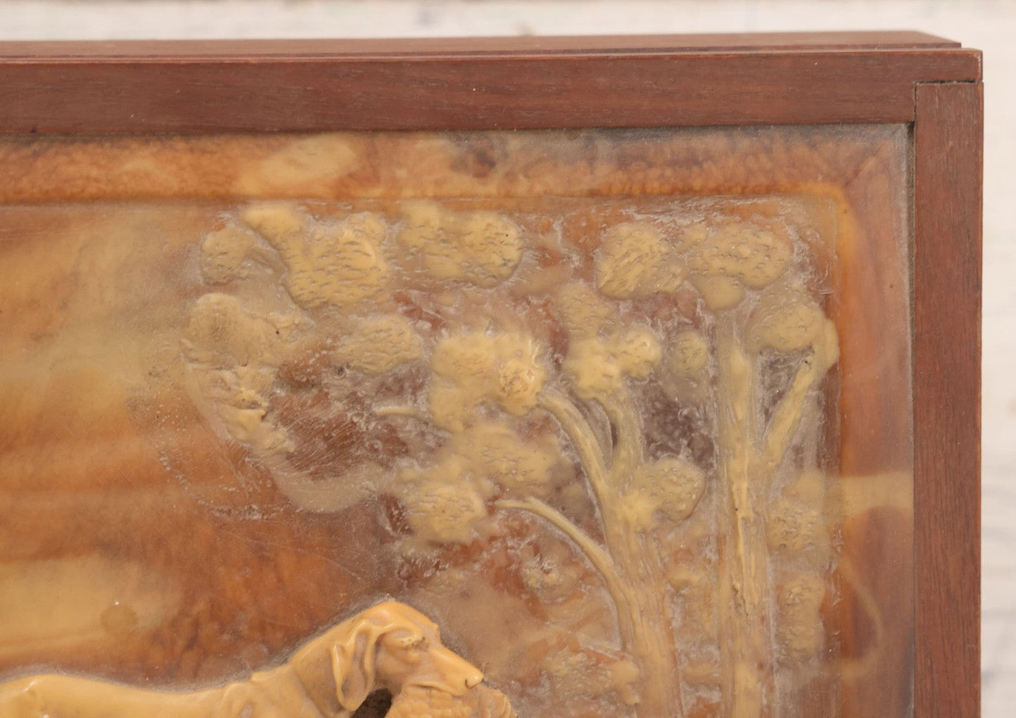 Lot 055 - Vintage Wooden Jewelry Box With High Relief Molded Hunting Dog Scene