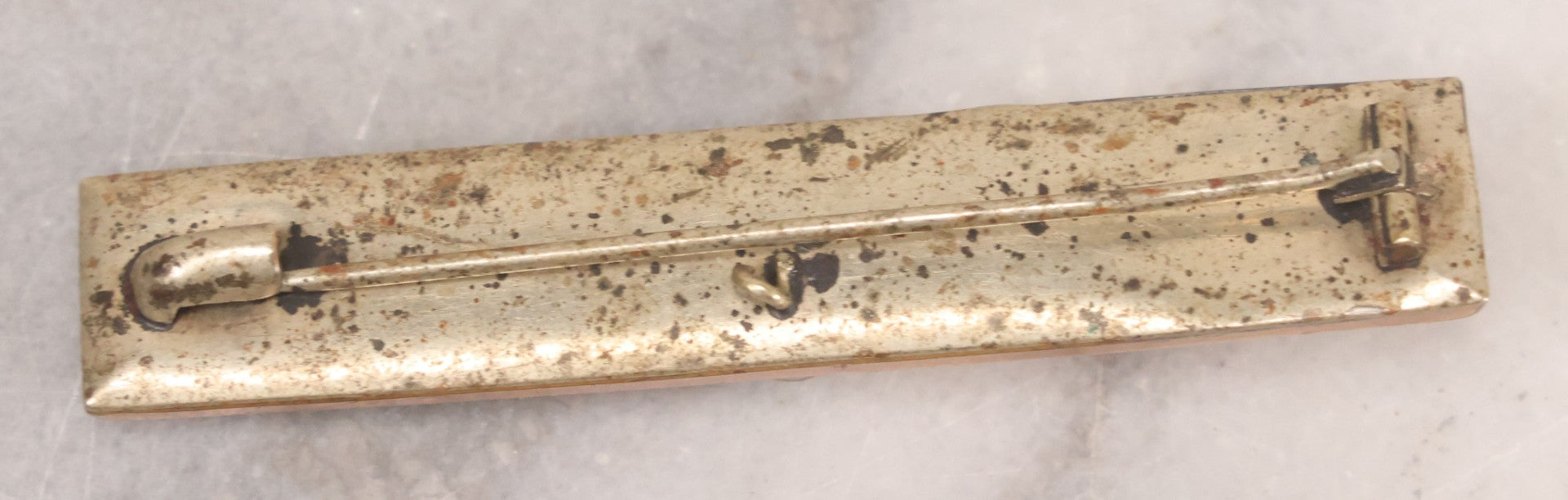 Lot 066 - Antique Victorian Gold Toned Bar Brooch With Black And White Woman Cameo, 2-3/4" L