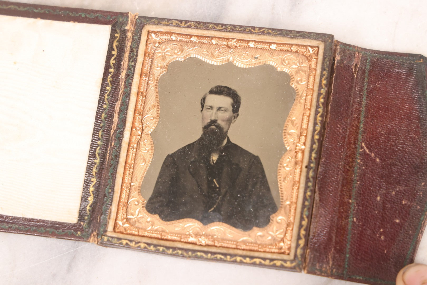 Lot 080 - Antique 1/6th Plate Tintype Photograph Of Distinguished Looking Man With Long Dark Beard In Leatherette Folder Case