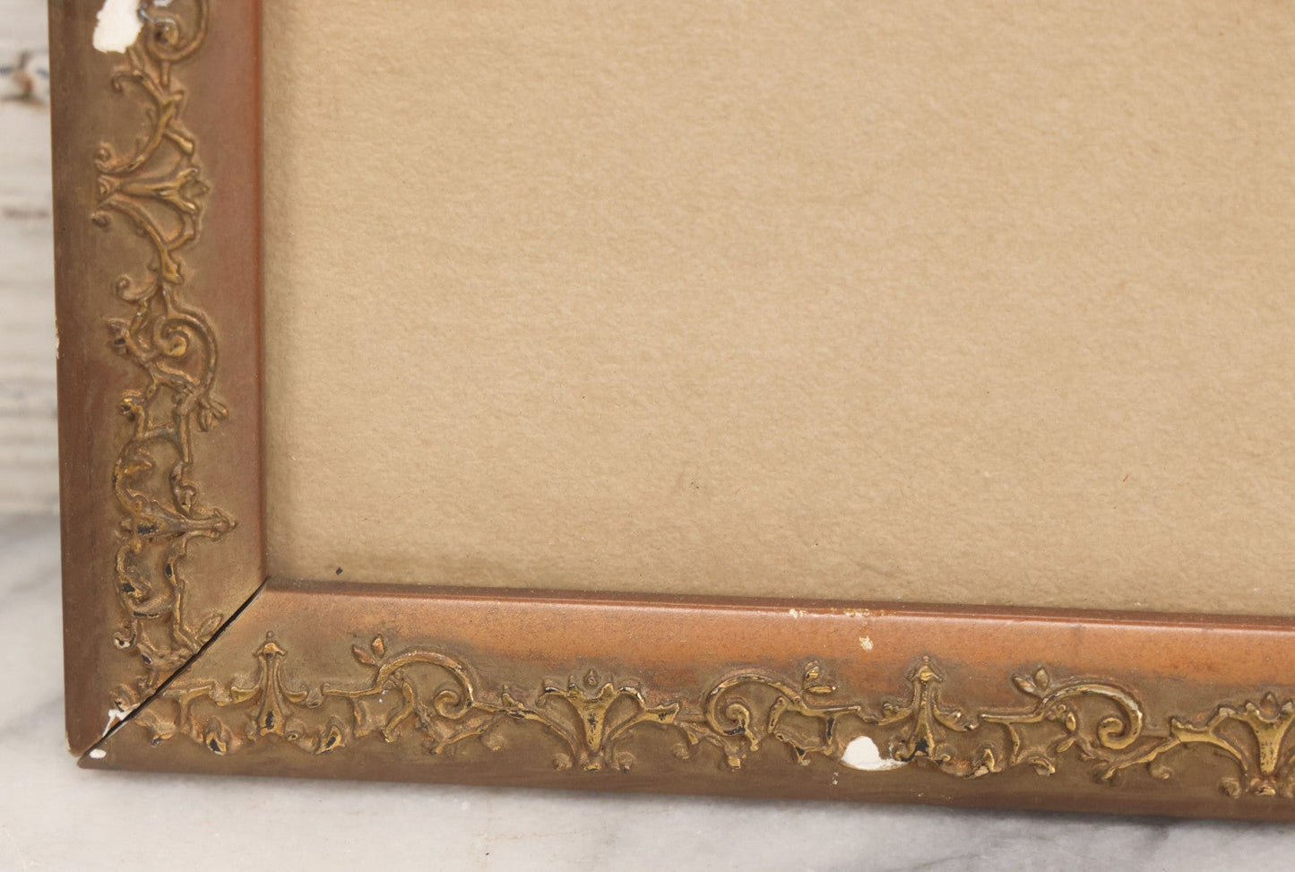 Lot 011 - Antique Sacred Heart Painting On Silk With Oval Mat In Gold Frame, 13-1/2" x 15-1/2"