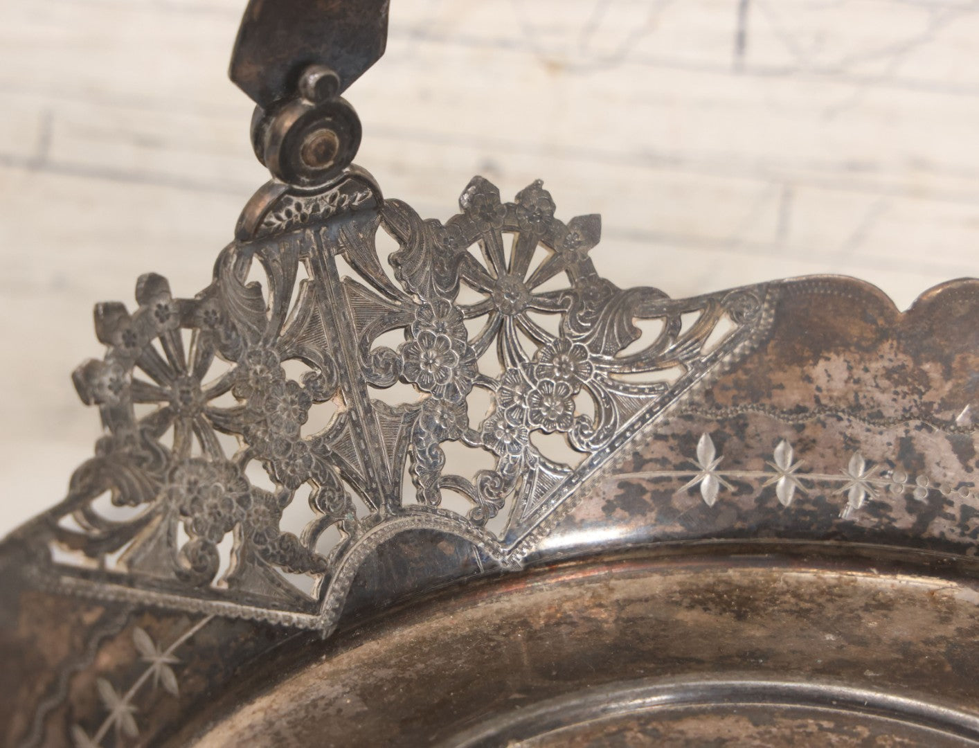 Lot 030 - Antique Decorative Silverplate Centerpiece Basket With Bird And Flower Engraved Motif, Manufactured By Wilcox Silverplate Co., Meriden, Connecticut, No. 0841