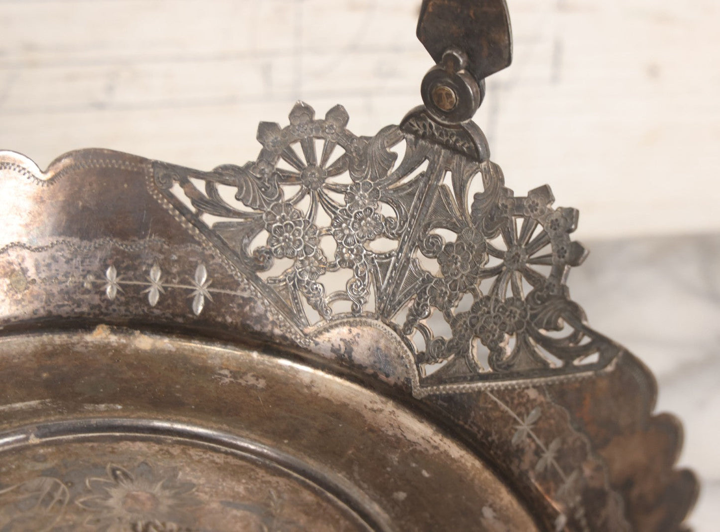 Lot 030 - Antique Decorative Silverplate Centerpiece Basket With Bird And Flower Engraved Motif, Manufactured By Wilcox Silverplate Co., Meriden, Connecticut, No. 0841