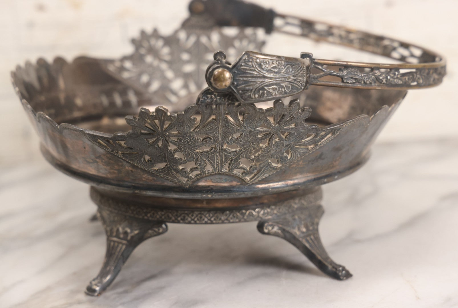 Lot 030 - Antique Decorative Silverplate Centerpiece Basket With Bird And Flower Engraved Motif, Manufactured By Wilcox Silverplate Co., Meriden, Connecticut, No. 0841
