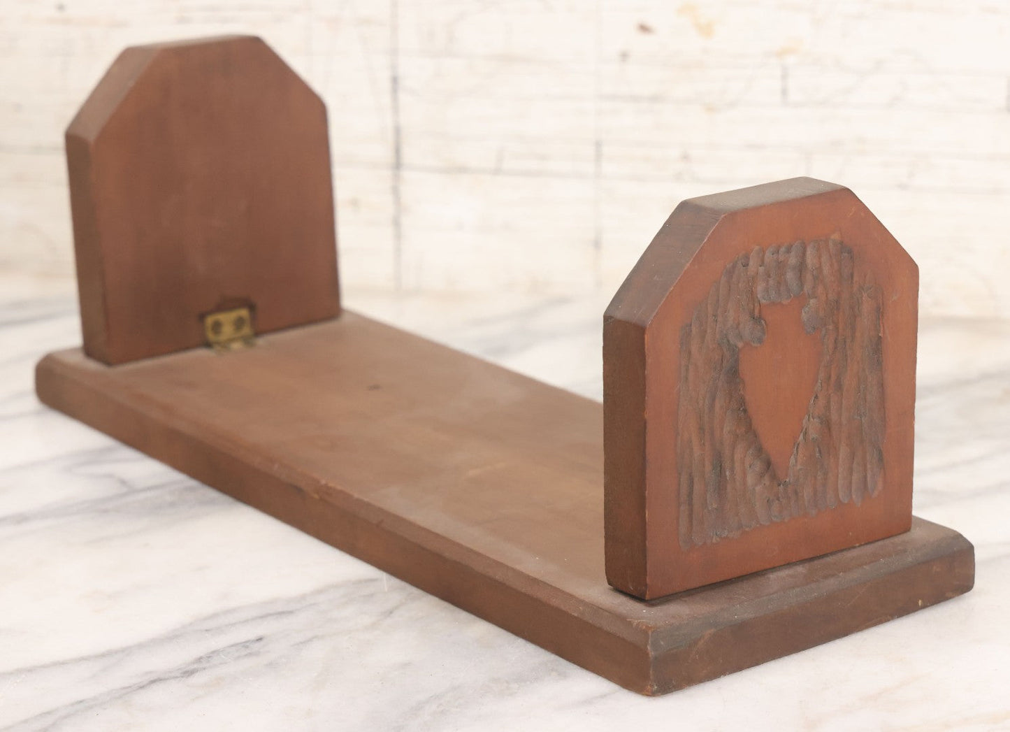 Lot 031 - Antique Carved Wooden Folk Art Folding Bookstand With Arrowhead Motif And Brass Hinges