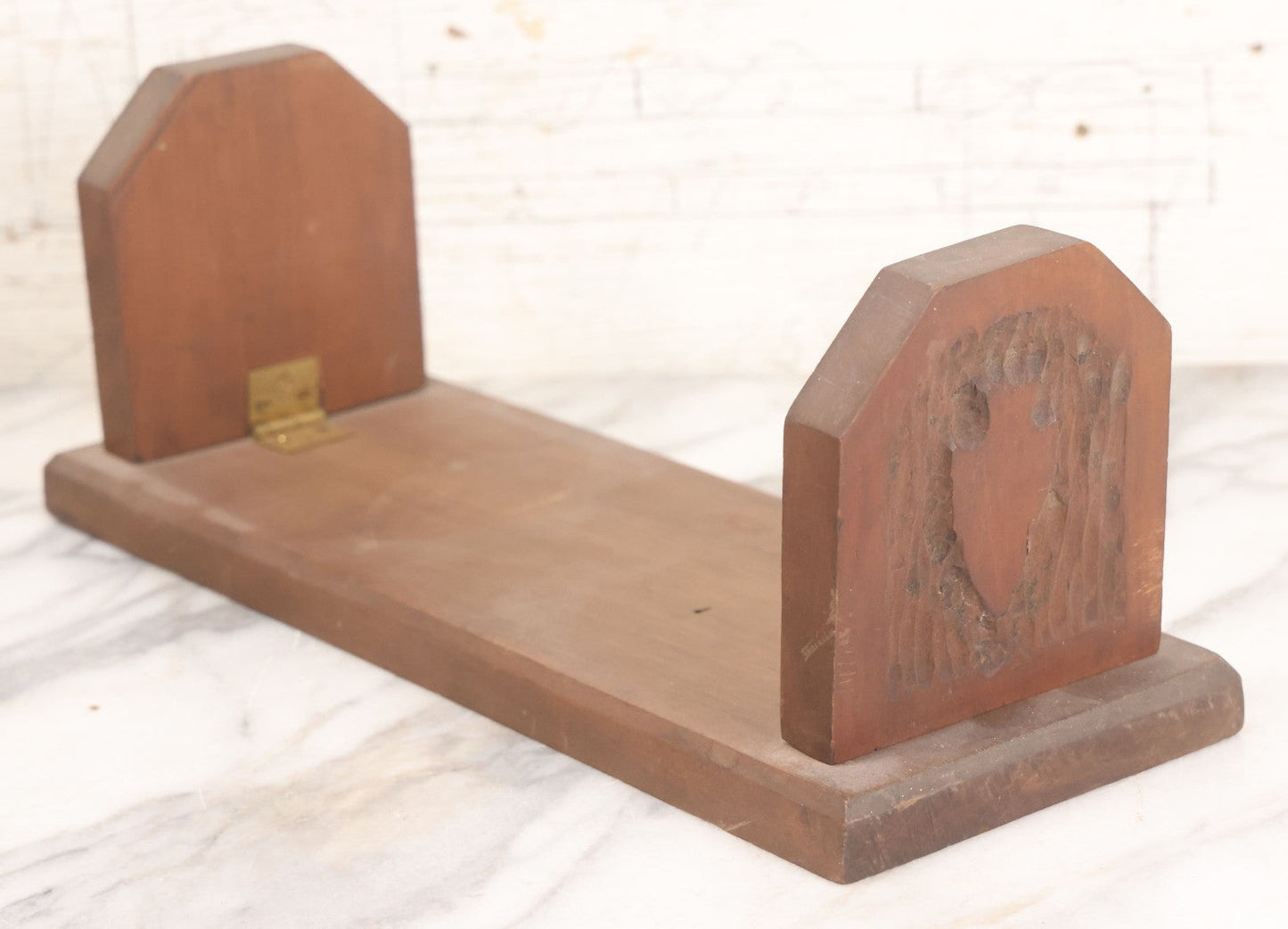 Lot 031 - Antique Carved Wooden Folk Art Folding Bookstand With Arrowhead Motif And Brass Hinges