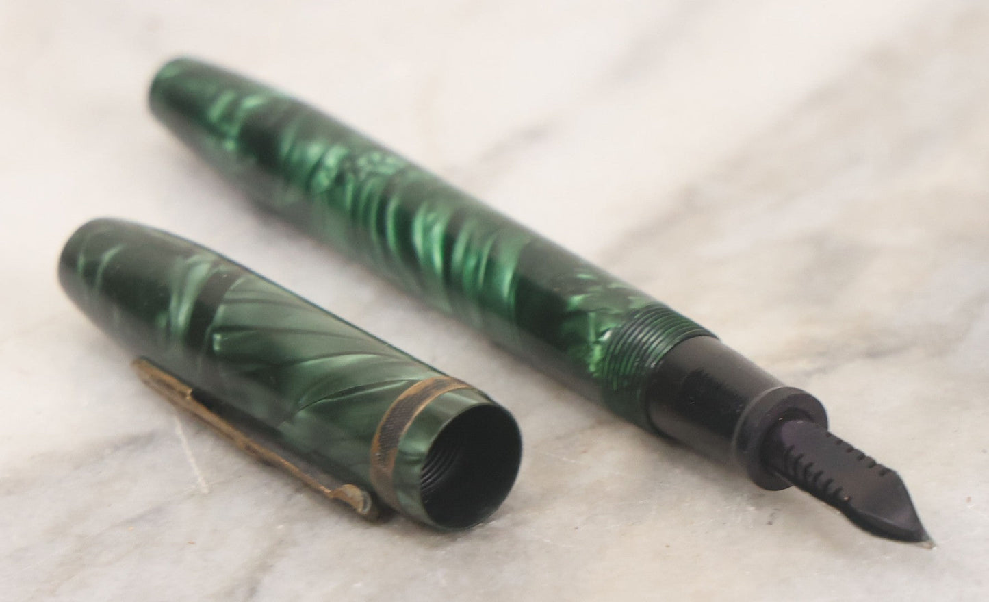 Lot 034 - Vintage Green Marbled Fountain Pen Manufactured By Epenco, With Original Cap, Untested