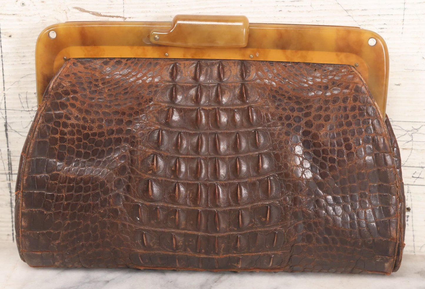 Lot 040 - Vintage Real Alligator Skin Clutch Purse With Faux Tortoise Shell Closure And Internal Coin Pouch, Missing Strap, Useable Condition