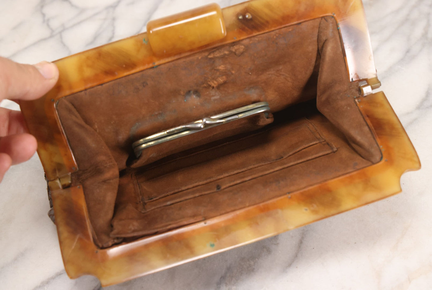 Lot 040 - Vintage Real Alligator Skin Clutch Purse With Faux Tortoise Shell Closure And Internal Coin Pouch, Missing Strap, Useable Condition