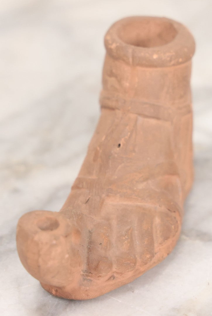 Lot 043 - Vintage Replica Clay Figural Foot Oil Lamp Modeled After An Example Found In The Ruins Of Pompeii